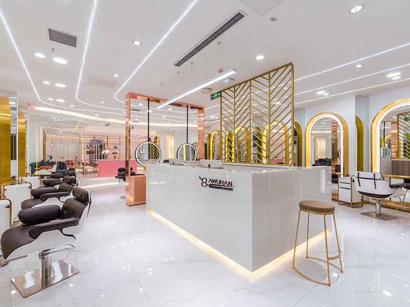 德陽理發(fā)店設(shè)計(jì)中，客人等候區(qū)和操作作業(yè)區(qū)要怎么做