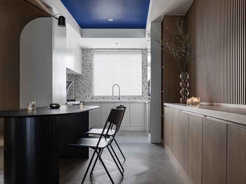 德陽(yáng)小廚房設(shè)計(jì)技巧，操作臺(tái)高度和燈光布局都有講究