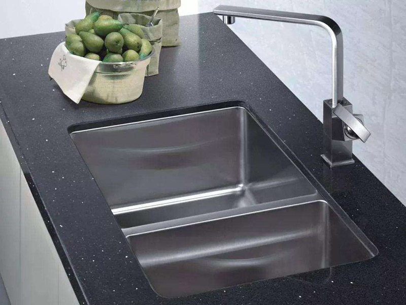 臺下盆脫落怎么安裝，按照師傅教的辦法這樣固定臺下盆真是太牢固了