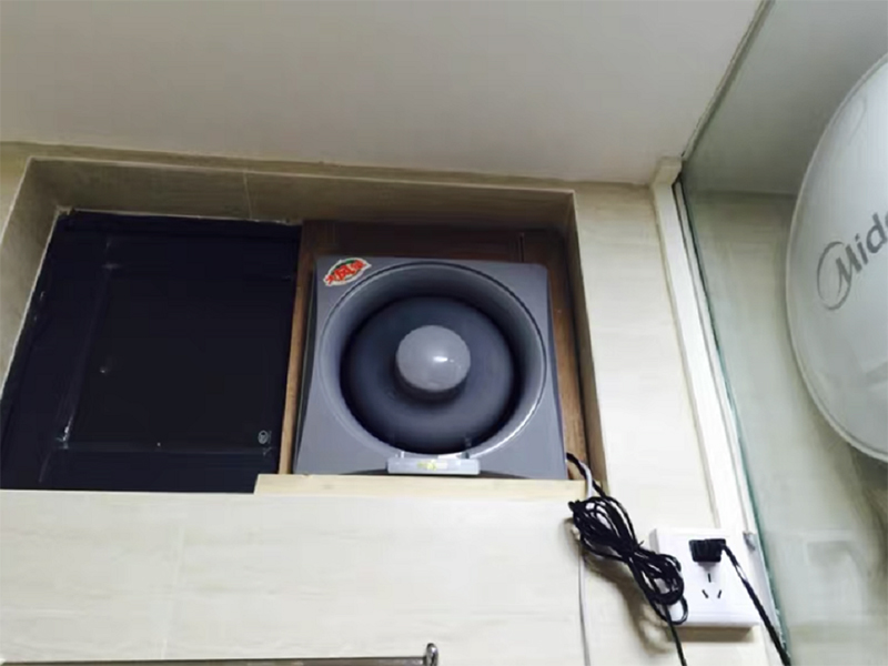 廚房排風(fēng)扇并不是離灶臺(tái)越近效果越好，低于60公分可能造成火災(zāi)