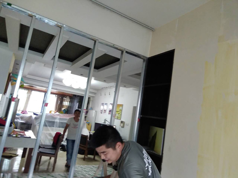 專門處理門窗問題的鄭州維修公司，鄭州維修玻璃門窗師傅電話