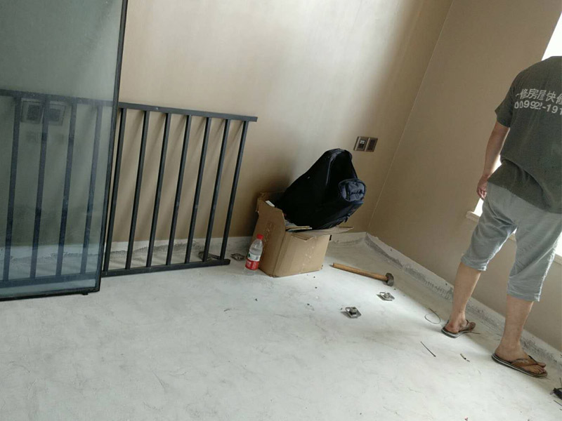 陽臺(tái)窗戶拆除
