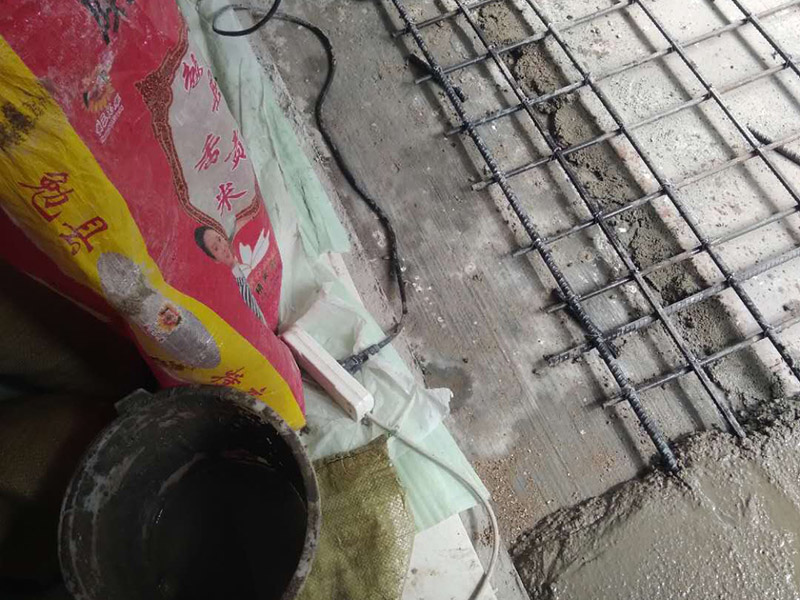 混凝土澆筑：清理場(chǎng)地&rarr; 基坑開挖 &rarr; 測(cè)量放樣 &rarr; 基底整平&rarr; 測(cè)量基坑標(biāo)高 &rarr;地基承載力檢驗(yàn) &rarr; 澆注基座砼 &rarr; 安裝圓管 &rarr; 圓管運(yùn)輸 &rarr; 砼拌和 &rarr;砼運(yùn)輸&rarr; 澆筑管壁外側(cè)砼 &rarr; 監(jiān)理檢驗(yàn) &rarr; 嵌縫 &rarr; 洞口鋪砌 &rarr; 臺(tái)背回填&rarr; 驗(yàn)收分層壓實(shí) &rarr; 監(jiān)理檢驗(yàn)臺(tái)背涵頂填土