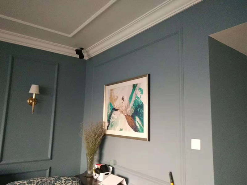 公寓掛畫安裝：墻面裝飾，除了一些運(yùn)用裝修的材料之外，人們也能夠通過掛畫來進(jìn)行裝飾的，可以表現(xiàn)出一個主人的整體涵養(yǎng)和檔次，墻上掛畫怎么安裝，只要做到準(zhǔn)確的安裝，才可以有好的結(jié)果。同時墻上掛畫安裝的方法也要理解，掌握好了辦法之后，安裝比較快，并且安全。