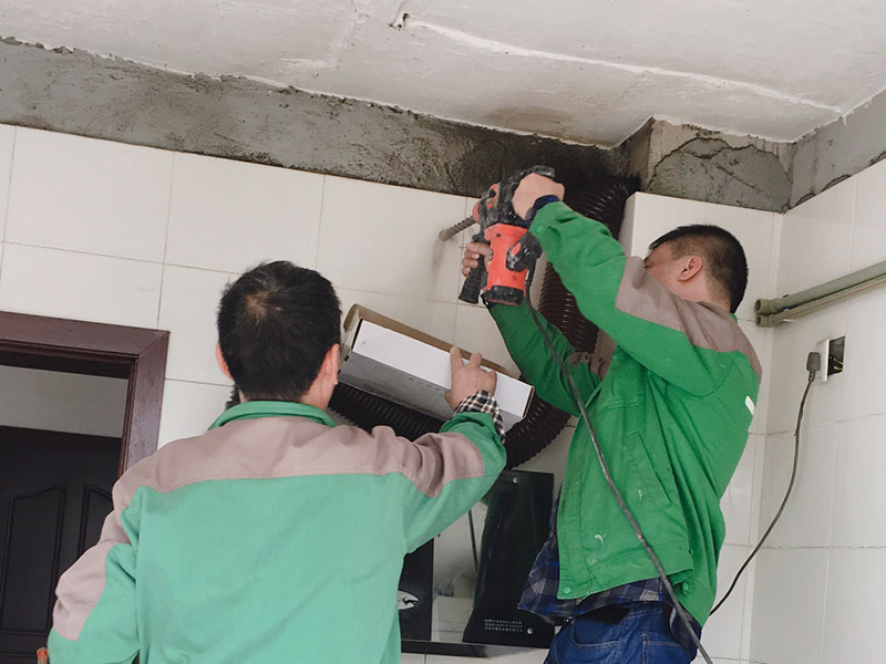 附近專業(yè)水鉆打孔電話，鉆頭卡住怎么辦，打大孔不好開鉆怎么辦