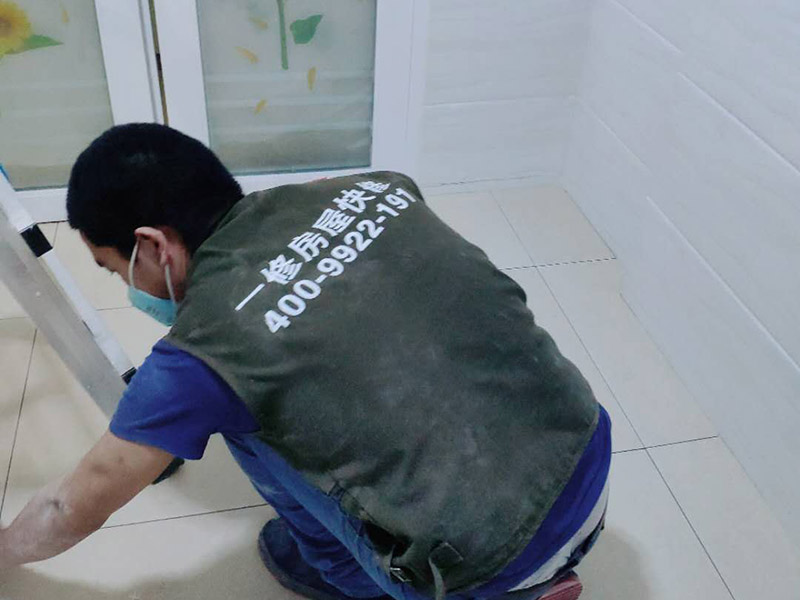 南京專業(yè)瓷磚修補師傅,南京瓷磚修補上門服務(wù),南京瓷磚修補電話,瓷磚修補小妙招,瓷磚修補流程