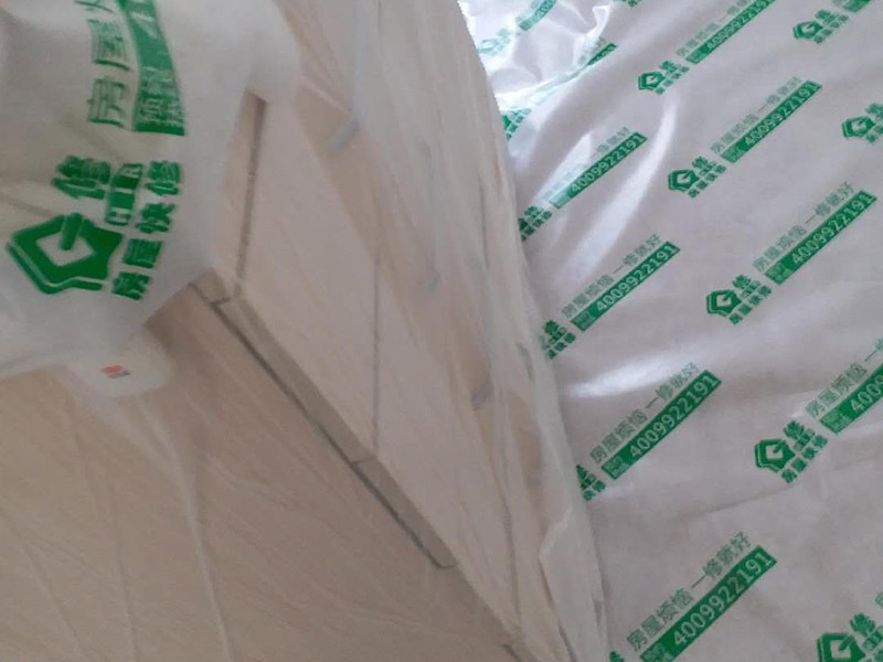 全屋成品保護方案：施工過程中，已做好的項目可能會因為各種各樣的原因遭到損壞，所以正確的施工工序是至關(guān)重要的，同時還要做好相關(guān)的成品保護工作。保護客戶的利益同時也保護公司的利益，減少返工，減少維護，減少人工成本，把客戶與公司的最大化！