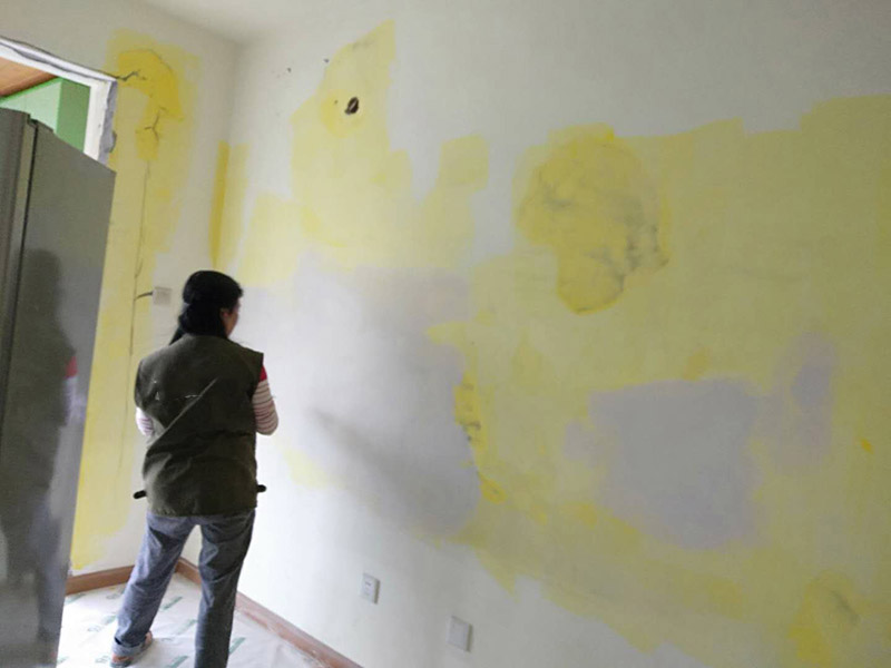 乳膠漆開裂自己應(yīng)該如何修補(bǔ)，找到墻體開裂原因再維修更靠譜哦