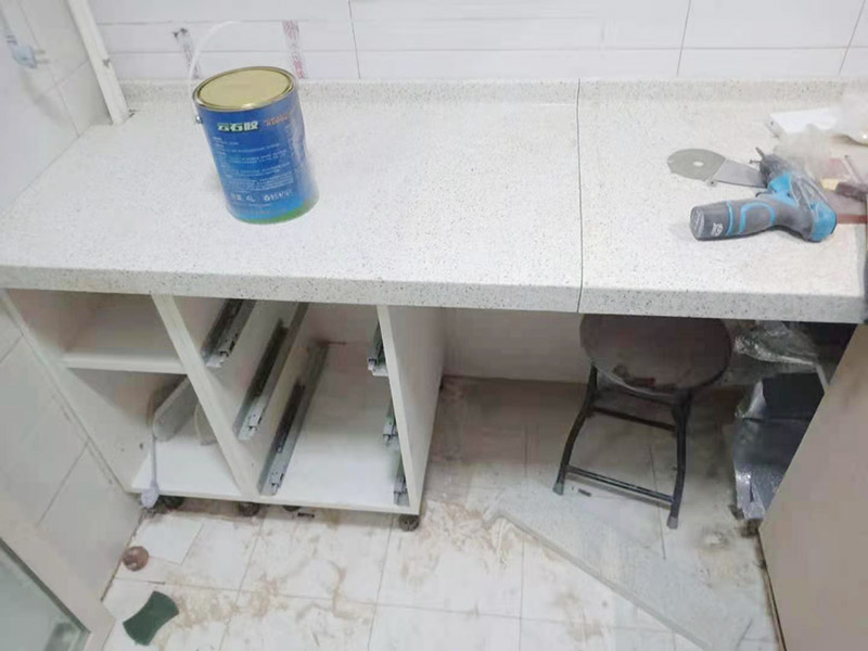 安裝燈具的師傅電話，吊燈、客廳燈和壁燈分別有什么安裝不同之處