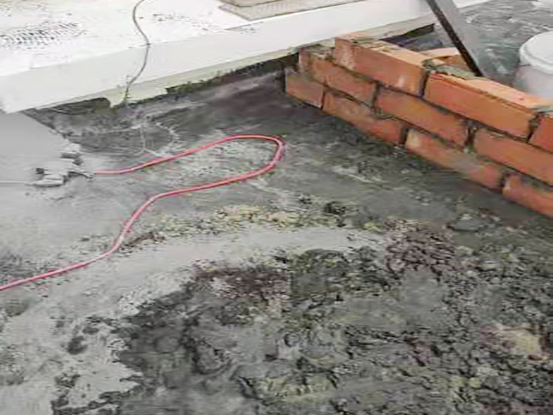 陽臺地面處理施工:防水能力差、表面比較光滑且不具備防滑能力的瓷磚，鋪裝在陽臺地面上是比較危險的事情。如果特別需要在陽臺地面鋪設(shè)瓷磚的話，建議盡量選用亞光面、光線反射率較低、同時具有防凍、防水、防滑等特點的瓷磚進行陽臺的地面鋪設(shè)。 　