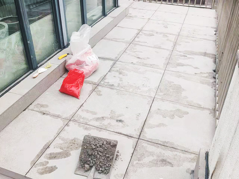 陽(yáng)臺(tái)地磚鋪貼