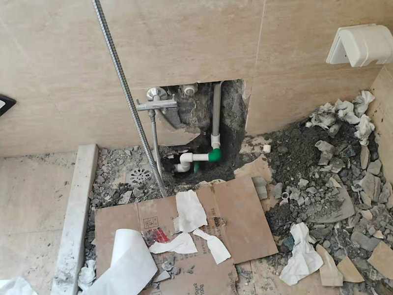 墻內(nèi)水管漏水維修