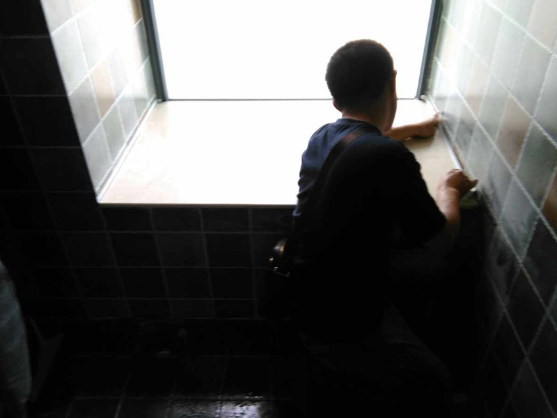  門窗維修師傅,門窗安裝已經(jīng)五年，物業(yè)還要維修怎么辦