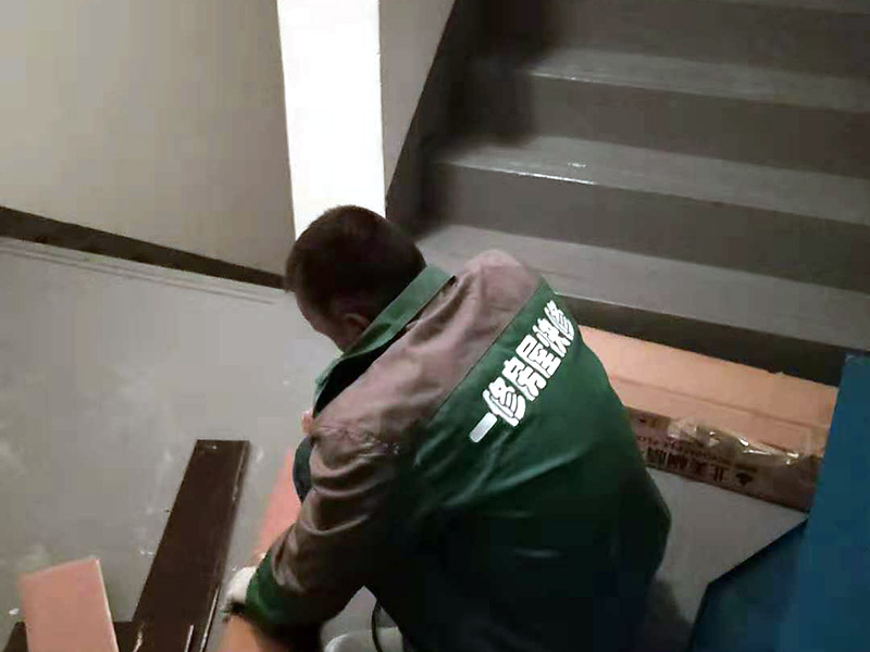 成都屋面滲水怎么維修才不漏，成都屋面處理滲水哪家公司好