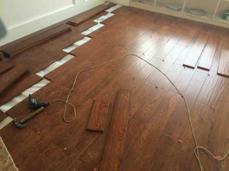 木地板翹起來(lái)了怎么修復(fù)，怎么做才能防止木地板翹起來(lái)呢