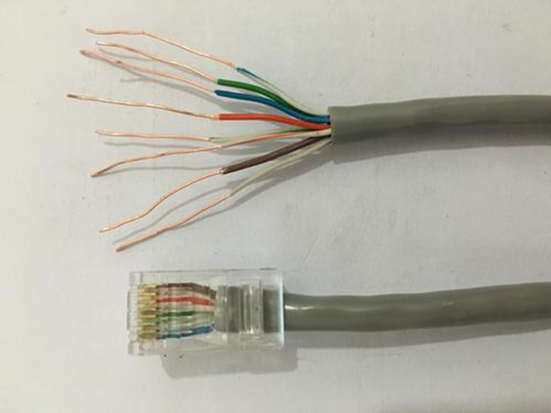 更換墻內(nèi)網(wǎng)線有技巧，兩人配合效率高，換線高手哪里找