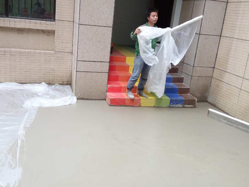 地面裝修重點(diǎn)步驟是地面找平，自流平地