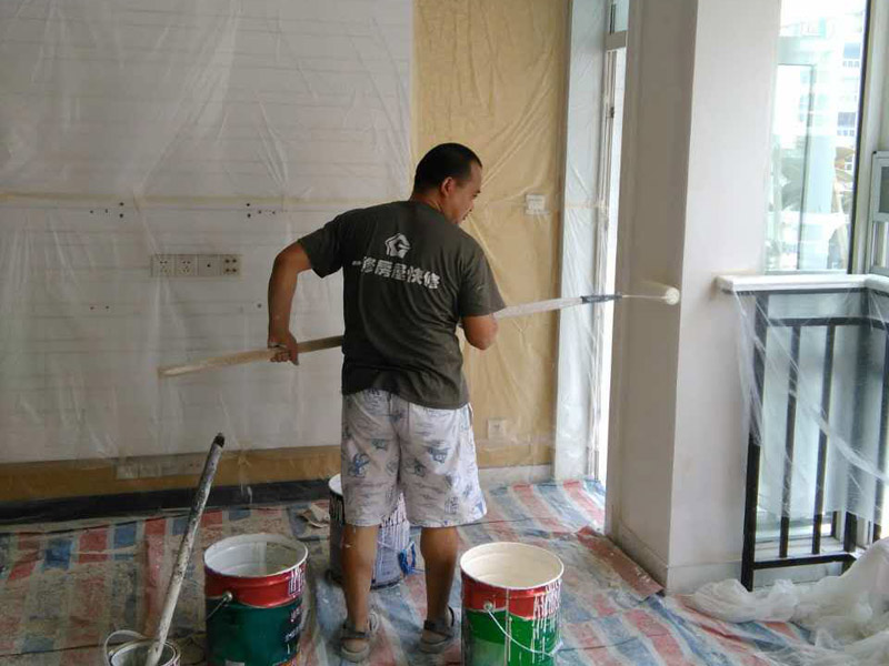 墻皮脫落修補，底漆未干涂刷面漆會導(dǎo)致