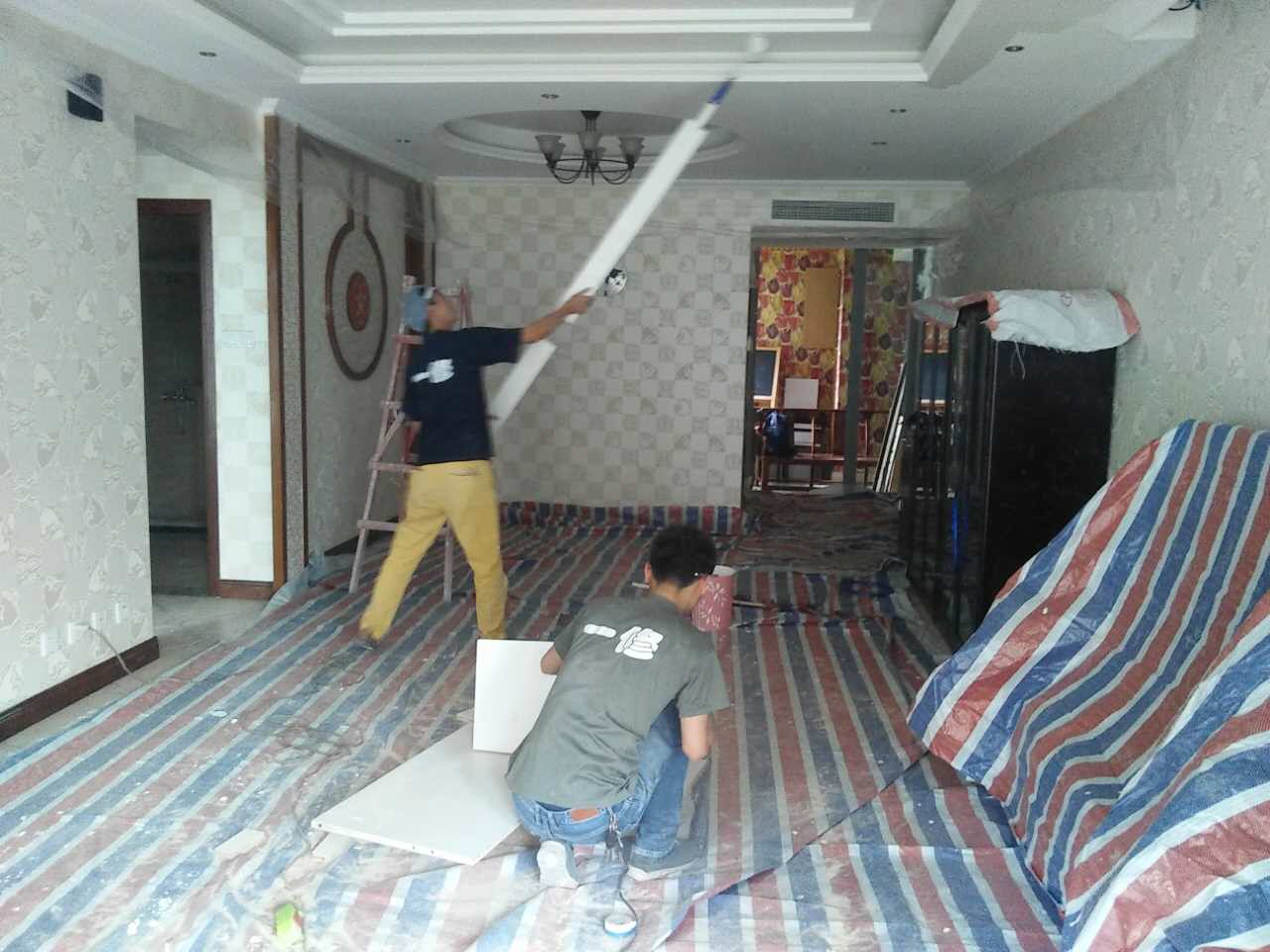 一修地板鋪貼、馬桶返臭維修、天花板翻