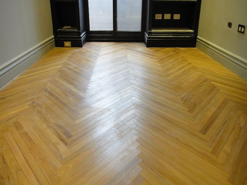 地板翻新多少錢一平方，實(shí)木地板翻新好