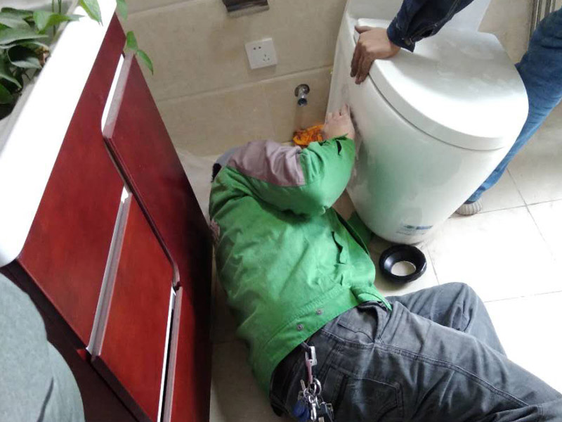 衛(wèi)生間返臭難以忍受？一修教你三招輕松