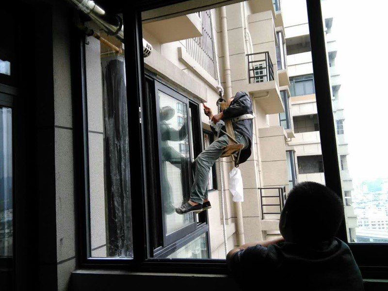 維修卷簾門電話,卷簾門維修價格，一般