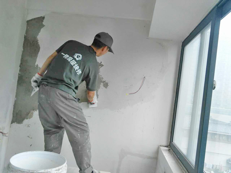 家里墻頂開裂怎么處理？老師傅經(jīng)驗總結(jié)