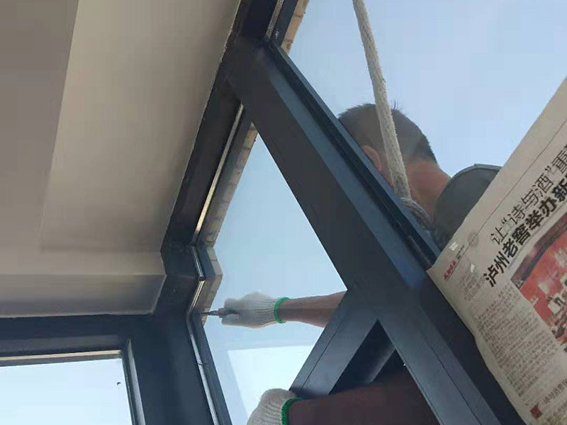 塑鋼門窗維修應(yīng)該找哪家鄭州維修公司，