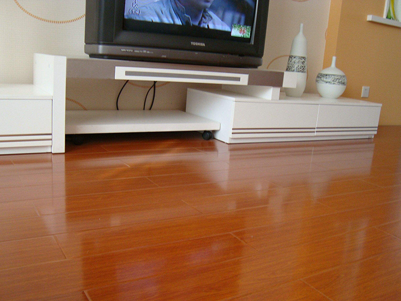 復(fù)合地板壞了幾塊怎樣更換，怎樣局部更