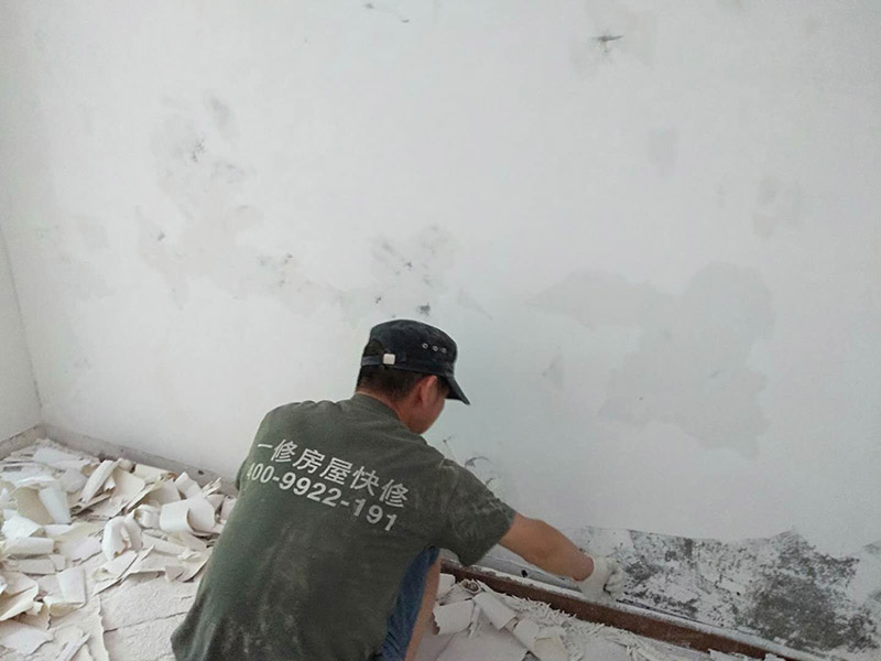 墻皮開(kāi)裂翹起怎么自己修補(bǔ)，處理墻皮開(kāi)