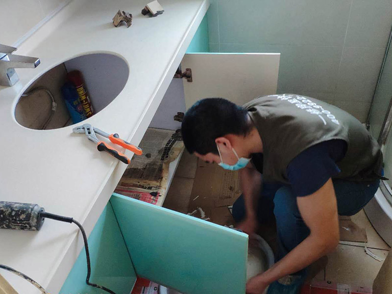 整體櫥柜定制大概多少錢，實(shí)木櫥柜價(jià)格