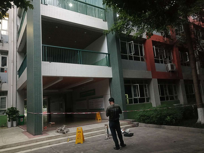 杭州車庫門維修，車庫門鋼絲繩壞了怎么