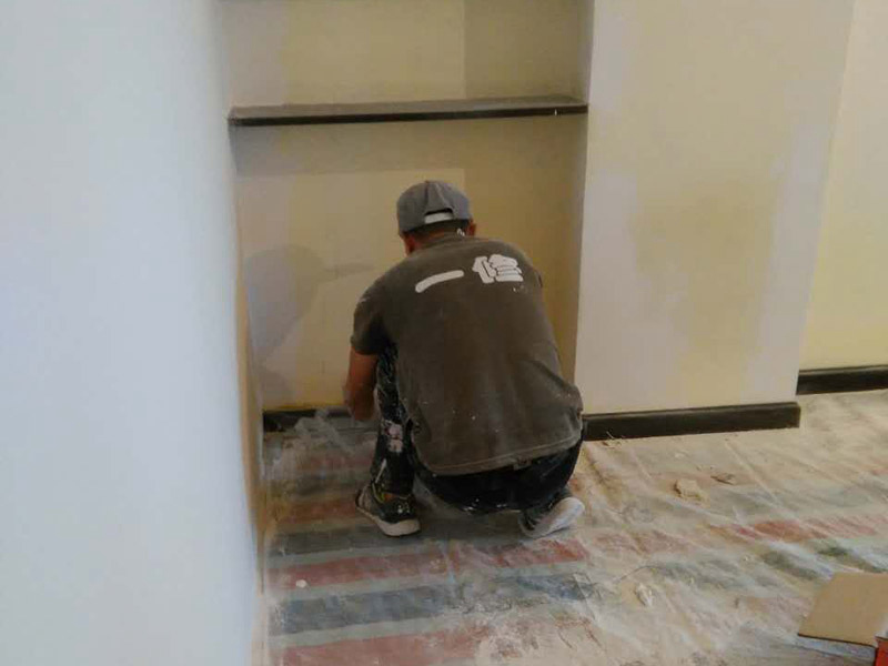 處理發(fā)霉墻面多少錢一平，處理發(fā)霉墻面