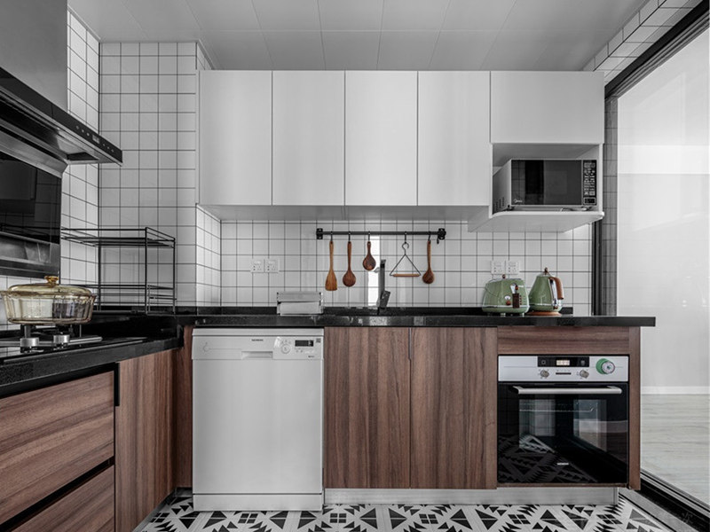 廚房地板往上滲水怎么回事，廚房地板往