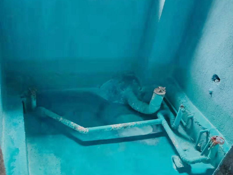 衛(wèi)生間粗下水管漏水了，衛(wèi)生間粗下水管