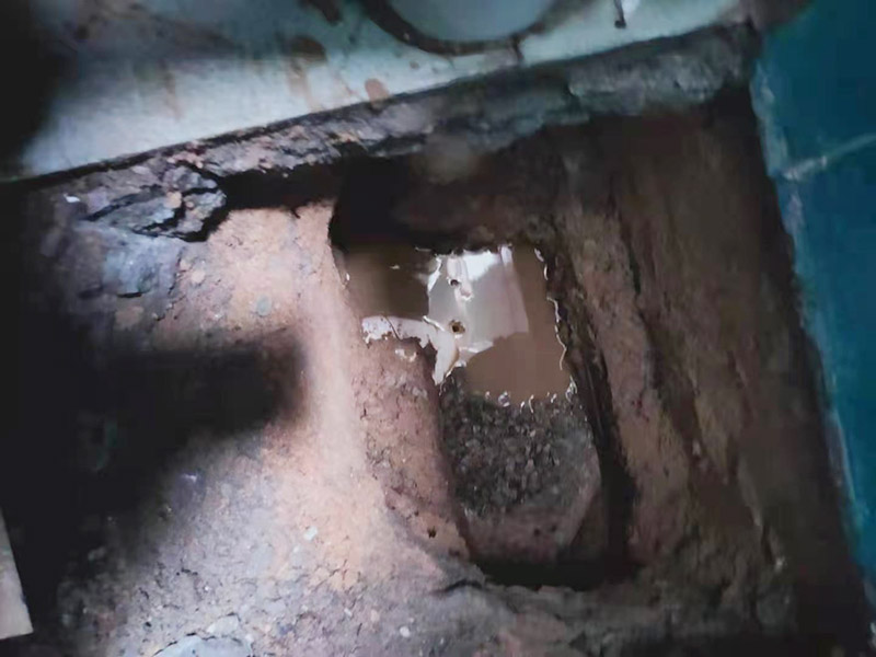 樓上衛(wèi)生間漏水誰負責，舊房漏水管道漏