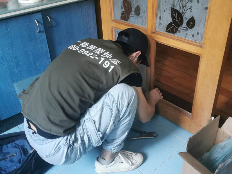 找有20年經(jīng)驗(yàn)的上門維修門窗師傅，可