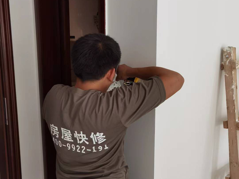 杭州墻面舊墻布翻新，可以直接刷乳膠漆