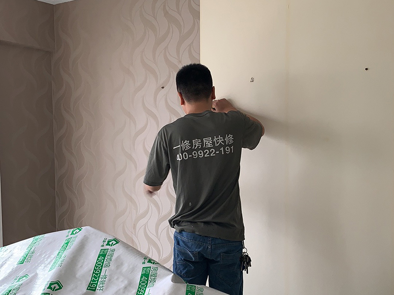 廣州墻面硅藻泥翻新，應(yīng)該如何操作