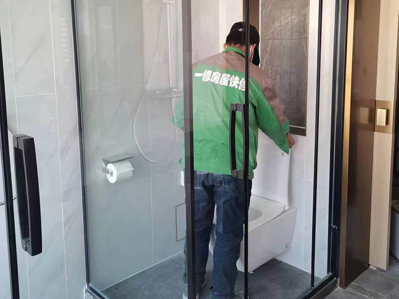 臥室衛(wèi)生間要不要裝淋?。? style=