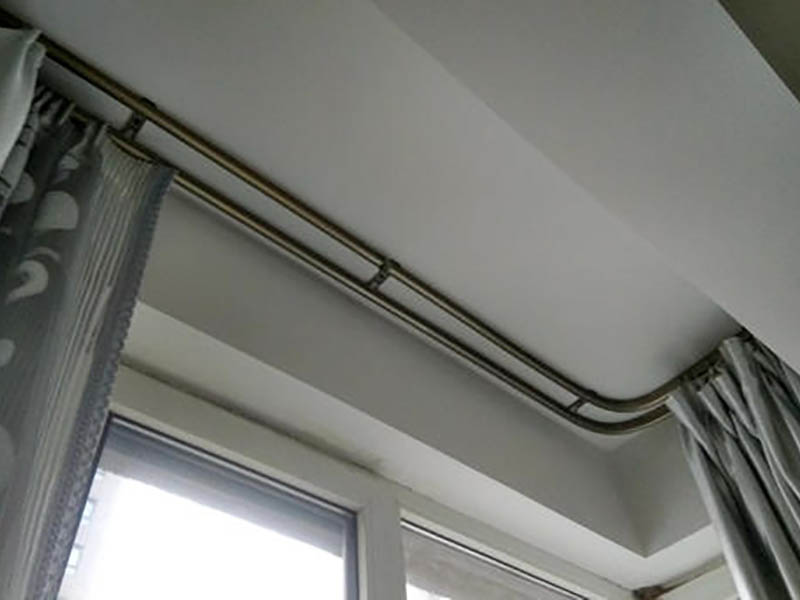 窗簾桿有哪些材質？每種材質又有哪些優(yōu)