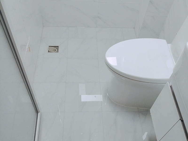 衛(wèi)生間墻面瓷磚鼓起來了怎么修復(fù)