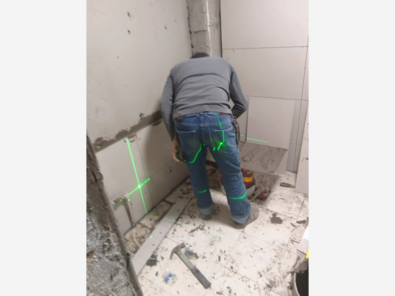 衛(wèi)生間墻面瓷磚翹起來了怎么修復