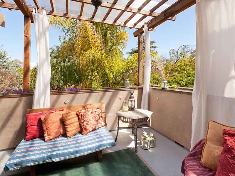 ?？谑袇^(qū)屋面防水補(bǔ)漏不砸地裝修-鋪卷材