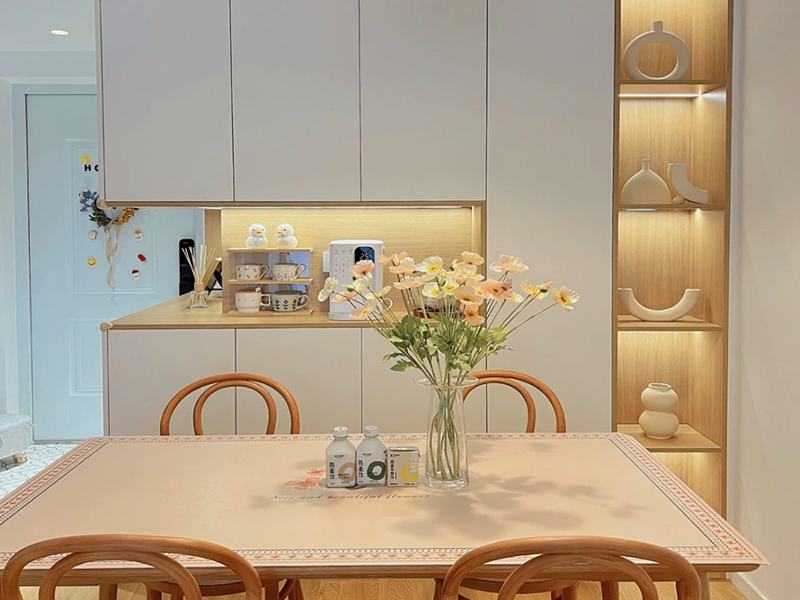 青島市黃島區(qū)84平奶油風格裝修設計-餐廳設計