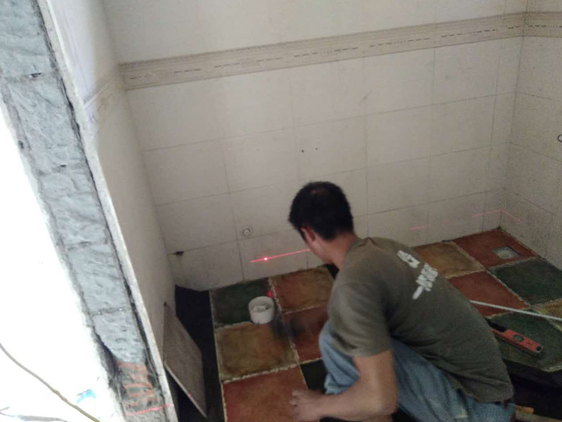 衛(wèi)生間瓷磚鋪貼