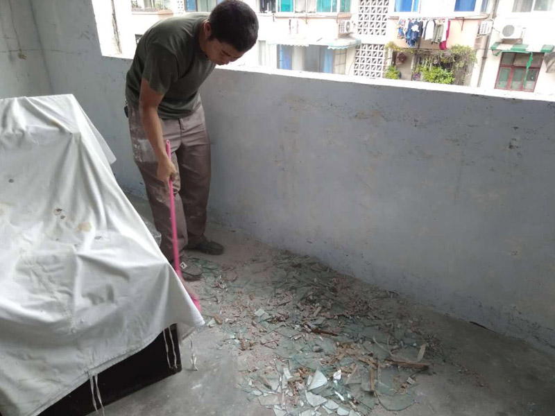 窗戶拆除、建渣清理